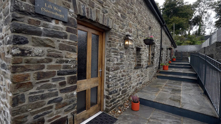 nantsidyll wales farm holiday lodges best room